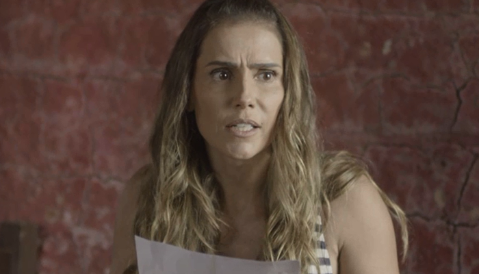 Karola (Deborah Secco) em cena de Segundo Sol  (Giovanna Antonelli) (Foto: Divulgação/Globo)