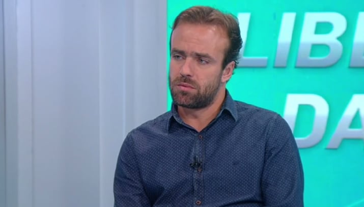 Roger Flores vai substituir Juninho na Globo durante a cobertura da Copa. (Foto: Reprodução)