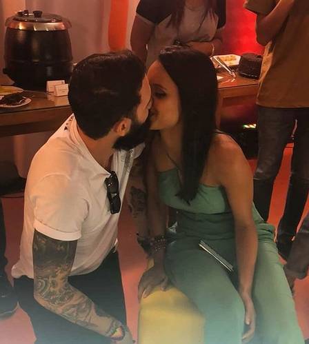 Casal se formou dentro do BBB 18 (Foto: Reprodução)