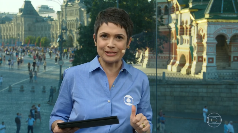 Sandra Annenberg no comando do Jornal Hoje no estúdio da Globo na Copa da Rússia (Foto: Reprodução/Globo)