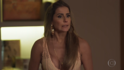 Karola (Deborah Secco) em cena de Segundo Sol
(Foto: Reprodução/Globo)