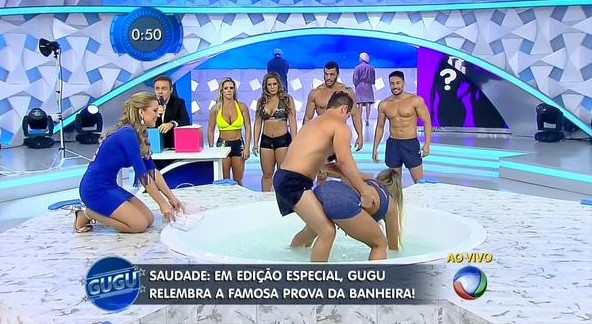 Record fez versão comportada da banheira recentemente (Foto: Reprodução)