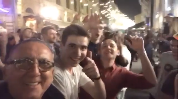 Galvão Bueno curte rave com jovens na Rússia (Foto: Reprodução/Instagram)