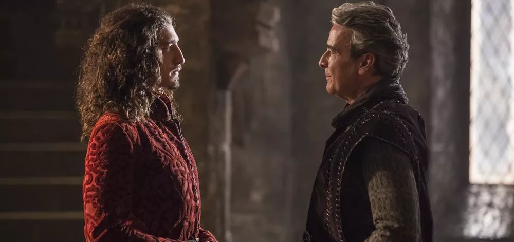 Rodolfo se une a Otávio em Deus Salve o Rei (Foto: Artur Meninea/ TV Globo)