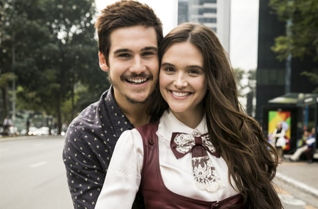 http://tvfoco.uai.com.br/wp-content/uploads/2015/05/Daniela-Mercury.jpg