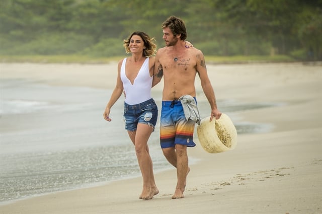 http://tvfoco.uai.com.br/wp-content/uploads/2015/05/Daniela-Mercury.jpg