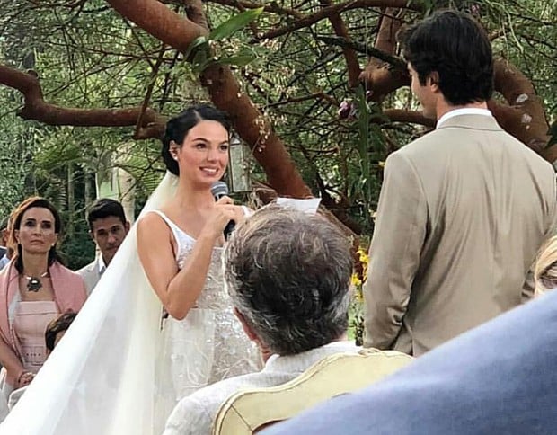 Ísis Valverde agora é uma mulher casada (Foto: Reprodução)