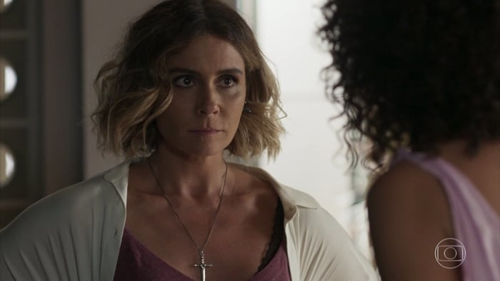 Luzia (Giovanna Antonelli) em cena de Segundo Sol (Foto: Reprodução/Globo)