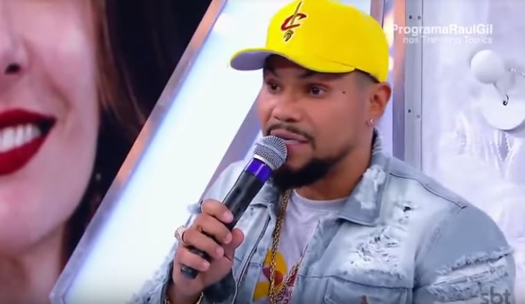 Naldo detonou a apresentadora da RedeTV! (Foto: Reprodução/SBT)