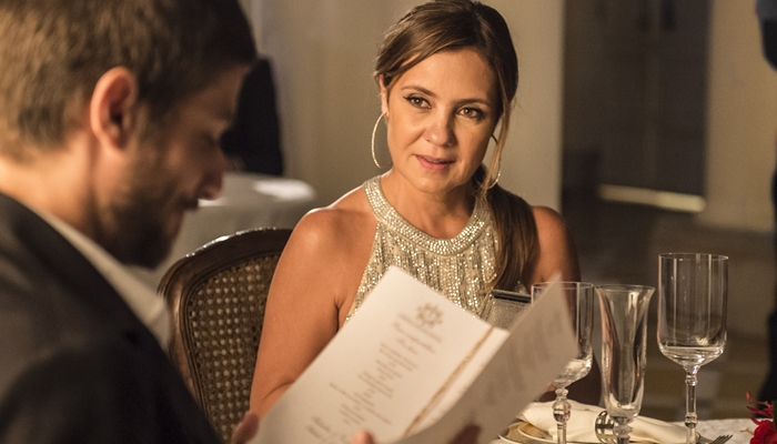 Ícaro (Chay Suede) e Laureta (Adriana Esteves) em cena de Segundo Sol (Foto: Globo/Mauricio Fidalgo)