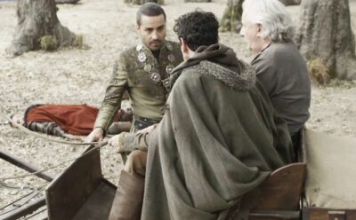 Virgílio salva Augusto em  Deus Salve o Rei. (Foto: TV Globo)