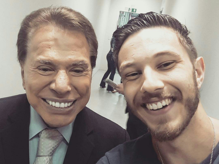 Gabriel Cartolano posou com Silvio Santos (Foto: Reprodução)