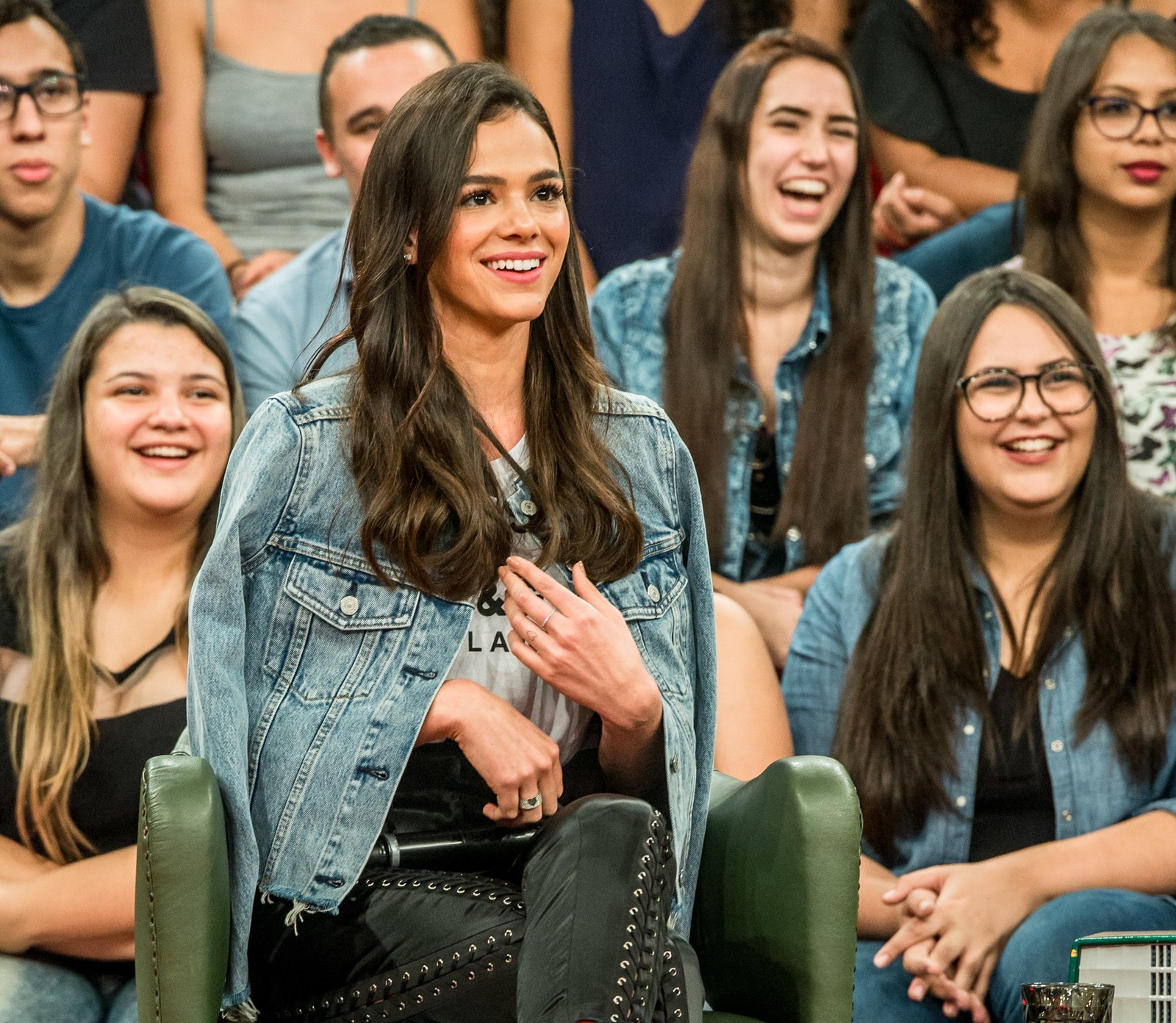 A atriz Bruna Marquezine no Altas Horas (Foto: Fábio Rocha/Globo)