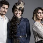 Nicolas Prattes (Samuca), Juliana Paiva (Marocas) e Cleo (Betina) em O Tempo Não Para
(Foto: Globo/João Miguel Júnior)