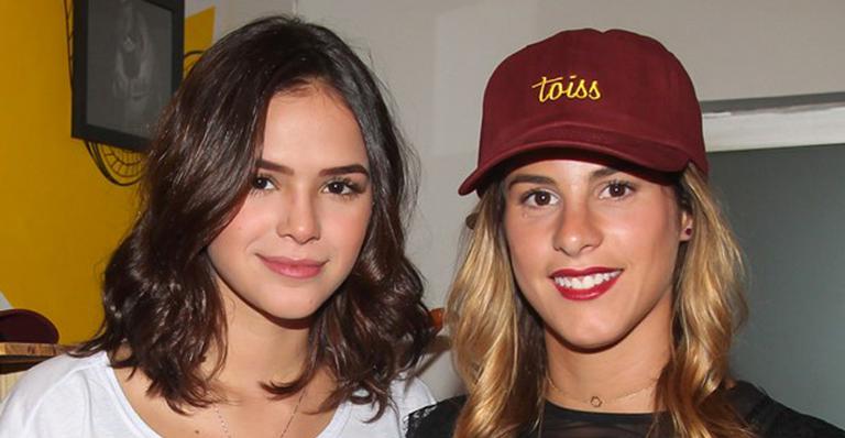 Bruna Marquezine e sua amiga Shantal Abreu (Foto: Manuela Scarpa/Brazil New)