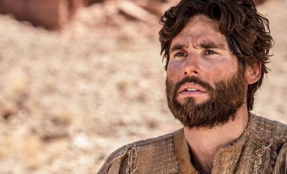 Dudu Azevedo como Jesus na novela bíblica da Record (Foto: Divulgação)