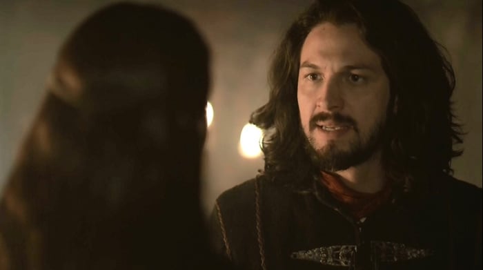 Afonso (Romulo Estrela) em cena de Deus Salve o Rei (Foto: Divulgação/Globo)