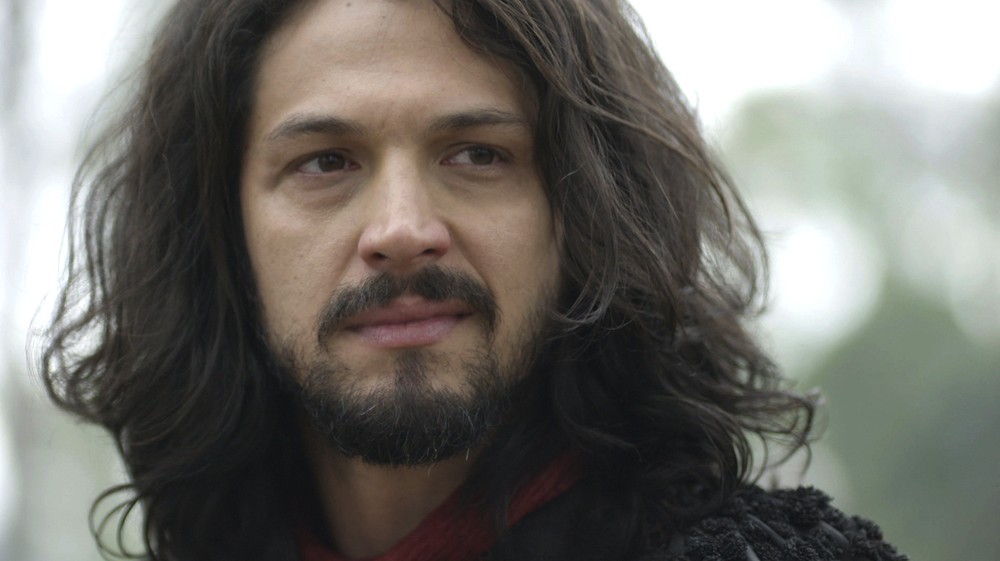 Afonso (Romulo Estrela) em cena de Deus Salve o Rei (Foto: Divulgação/Globo)