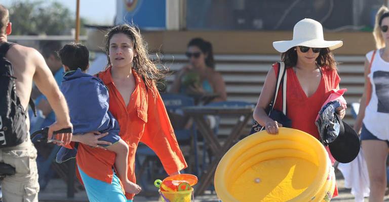 Fernanda Gentil com o filho e Priscila Montandon (Foto: AgNews)