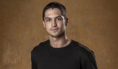 Gabriel Leone é disputado na Globo. (Foto: Divulgação)