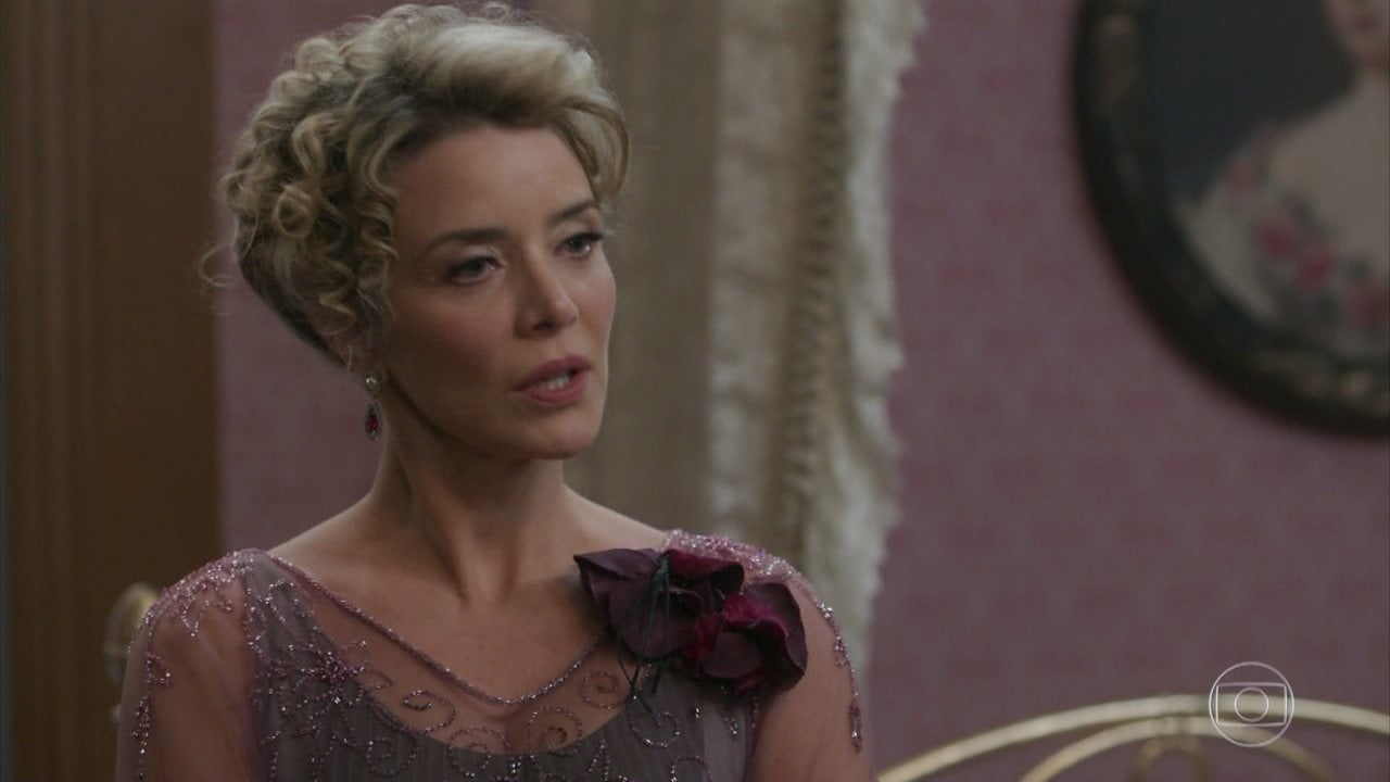 Josephine (Christine Fernandes) em cena de Orgulho e Paixão (Foto: Reprodução/Globo)