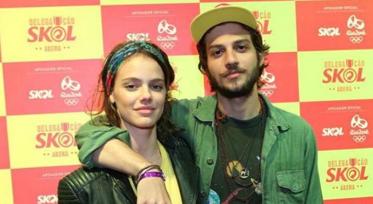 Laura Neiva está solteira desde o término de namoro com Chay Suede (Foto: Reprodução)