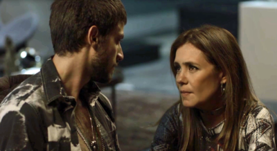 Laureta (Adriana Esteves) e Ícaro (Chay Suede) em cena de Segundo Sol
(Foto: Divulgação/Globo)