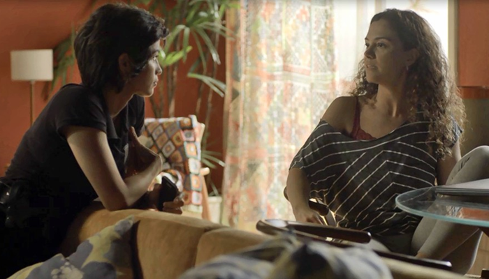 Maura (Nanda Costa) e Selma (Carol Fazu) em cena de Segundo Sol (Foto: Divulgação/Globo)