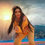 A morena em seu novo clipe (Foto: Reprodução)