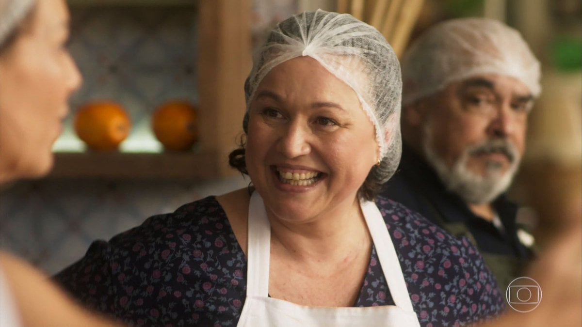 Nice feliz por ter trabalhado no restaurante em Segundo Sol (Foto: Reprodução/Globo)