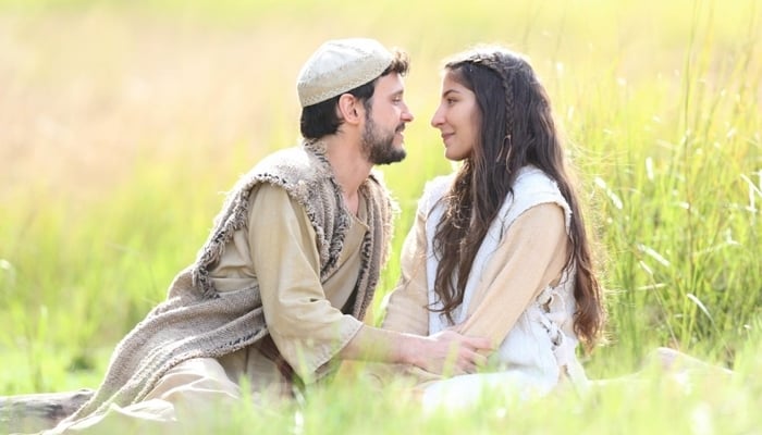 José (Guilherme Dellorto) e Maria (Juliana Xavier) em cena da novela Jesus (Foto: Munir Chatack/Record)