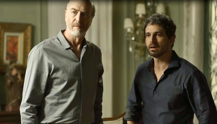 Severo (Odilon Wagner) e Edgar (Caco Ciocler) em cena de Segundo Sol (Foto: Divulgação/Globo)