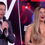 Tiago Leifert e Claudia Leitte na estreia da 7ª temporada do The Voice Brasil
(Foto: Reprodução/Globo)