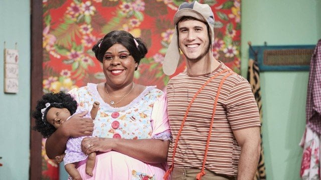Elenco do Vai que Cola vestidos de personagens do Chaves (Foto: Divulgação/ Juliana Coutinho)