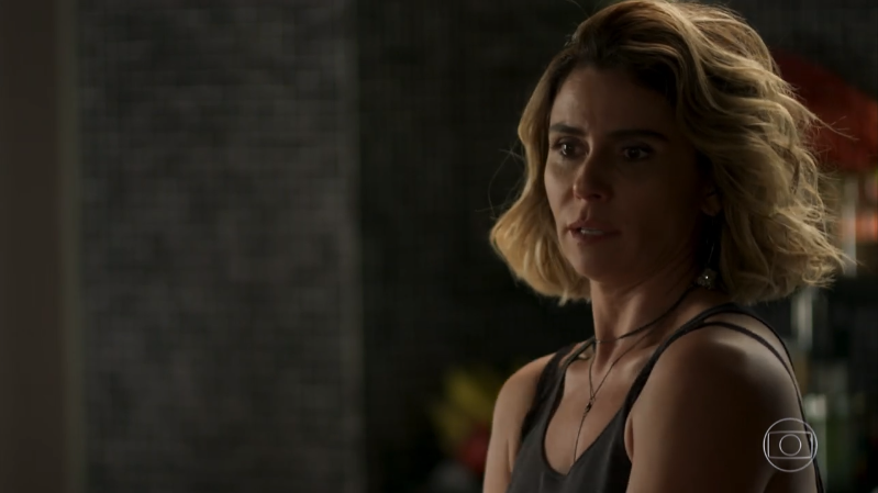 Luzia (Giovanna Antonelli) em cena de Segundo Sol (Foto: Reprodução/Globo)