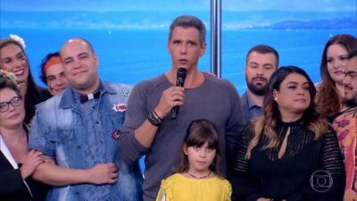 Márcio Garcia e os convidados do Tamanho Família
(Foto: Reprodução/Globo)