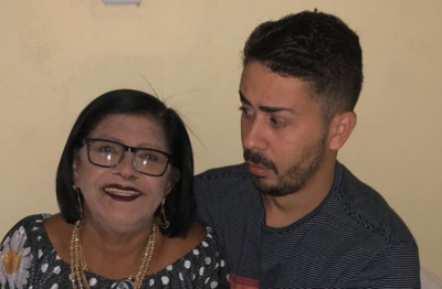 O humorista Carlinhos Maia e sua mãe adotiva. (Foto: Reprodução/Instagram)