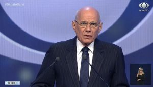O jornalista Ricardo Boechat durante o Debate 2018 da Band com presidenciáveis (Foto: Reprodução/Band)