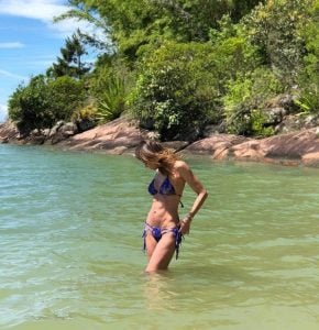 Luciana Gimenez exibiu o corpo (Foto: Reprodução/Instagram)