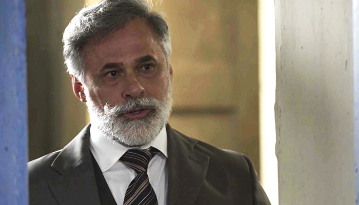 Tibúrcio (Oscar Magrini) em cena de Orgulho e Paixão (Foto: Divulgação/Globo)