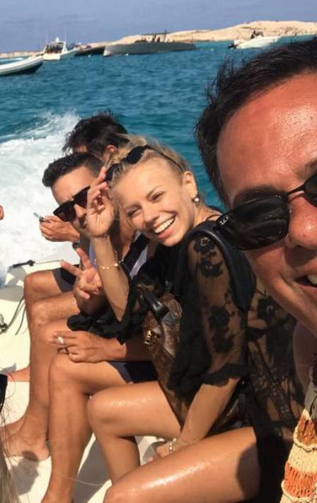 André Marques aproveita Ibiza ao lado da ucraniana Daria Kabzina Foto: reprodução/ instagram