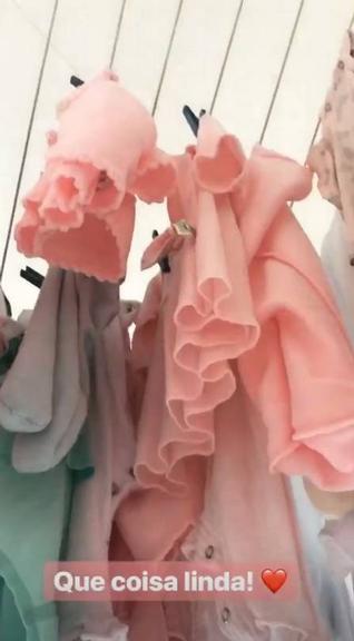 Roupa da filha de Arthur Aguiar (Foto: Reprodução)