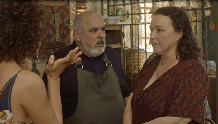 Cacau (Fabiula Nascimento), Agenor (Roberto Bonfim) e Nice (Kelzy Ecard) em Segundo Sol (Foto: Divulgação/Globo)