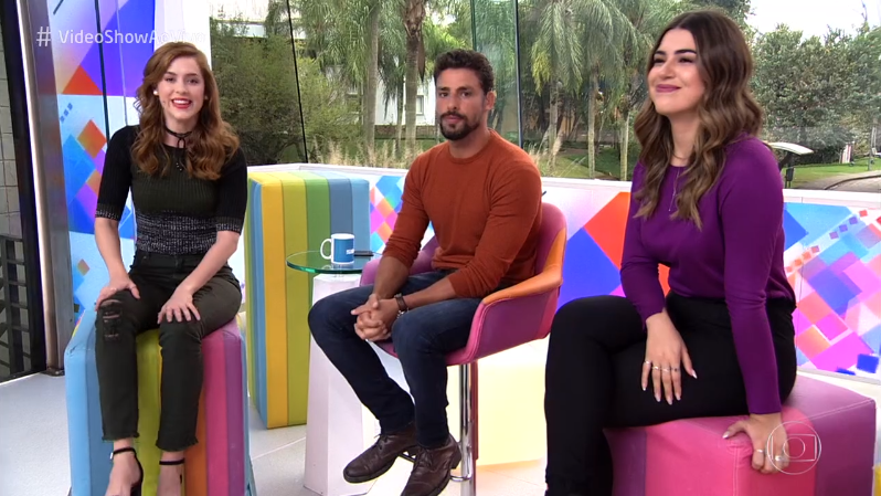 Sophia Abrahão, Cauã Reymond e Vivian Amorim no Vídeo Show (Foto: Reprodução/Globo)