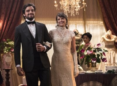 Ernesto (Rodrigo Simas) e Ema (Agatha Moreira) em cena de Orgulho e Paixão
(Foto: Globo/Victor Pollak)