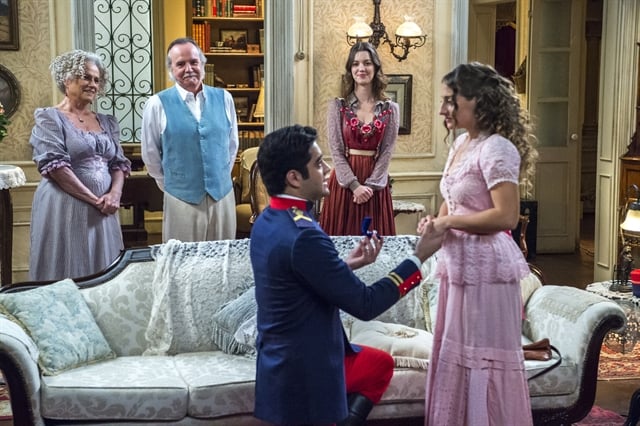 http://tvfoco.uai.com.br/wp-content/uploads/2015/05/Daniela-Mercury.jpg