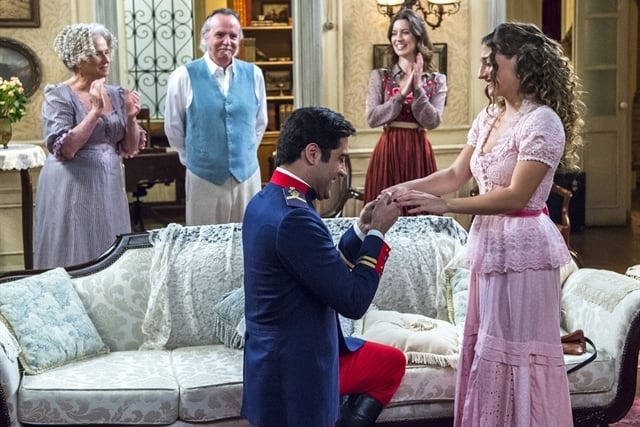 Randolfo (Miguel Romulo) e Lídia (Bruna Griphao) em cena de Orgulho e Paixão (Foto: Globo/Estevam Avellar)