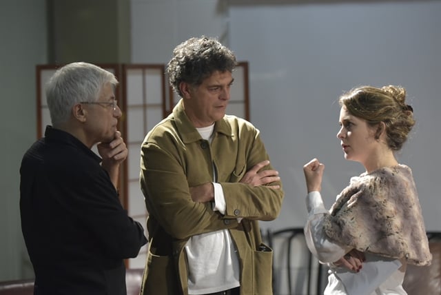 Cláudia Abreu e Eduardo Moscovis no Seminário para atores com o diretor argentino Juan Carlos Corazza (Foto: Globo/Erik Barros Pinto)