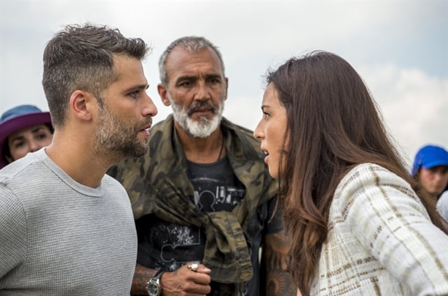 Gabriel (Bruno Gagliasso) e Laura (Yanna Lavigne) em gravação de O Sétimo Guardião (Foto: Globo/Estevam Avellar)