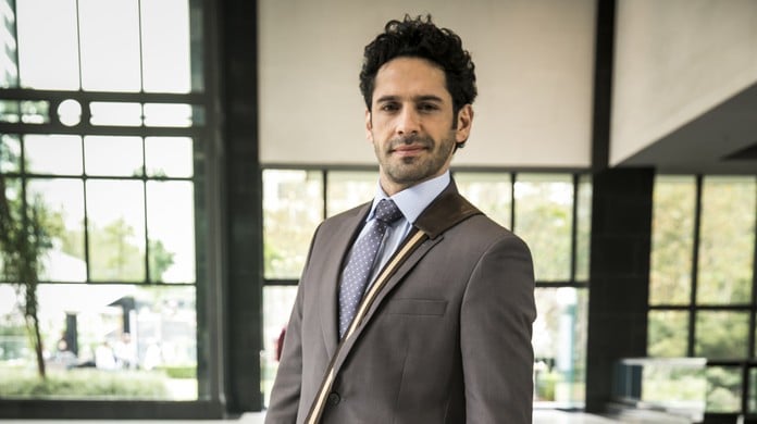João Baldasserini é Emílio em O Tempo Não Para (Foto: Divulgação)